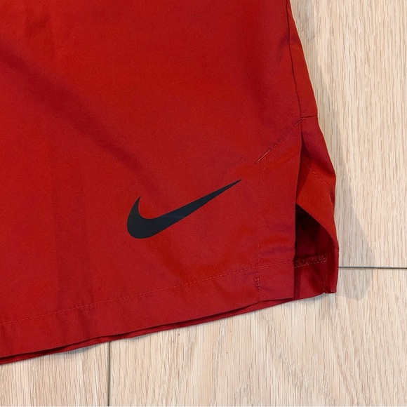 Nike DRI-FIT Red Training Shorts Size Medium - Picture 2 of 7
